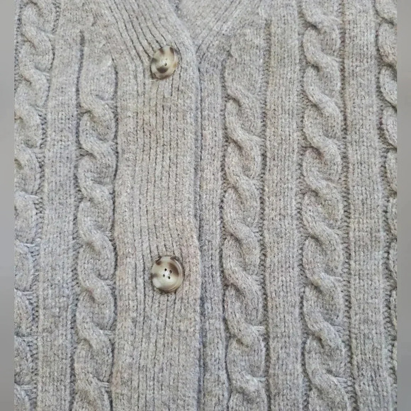 Abercrombie Brown Sweater NWT SIZE  XS - Picture 3 of 6